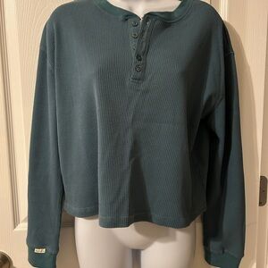 NWOT Cropped Teal Henley